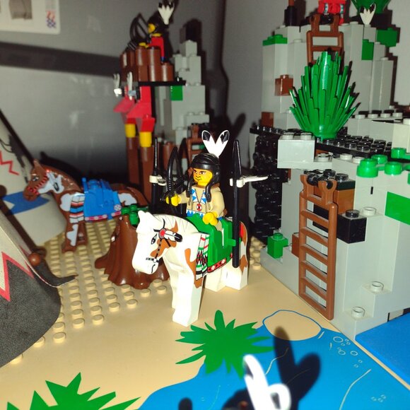 Like new large Wild West Village, 6766 - Picture 16 of 16